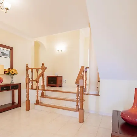 Casa Filipa Full House - Spacious With Private Pool & Jacuzzi Villa