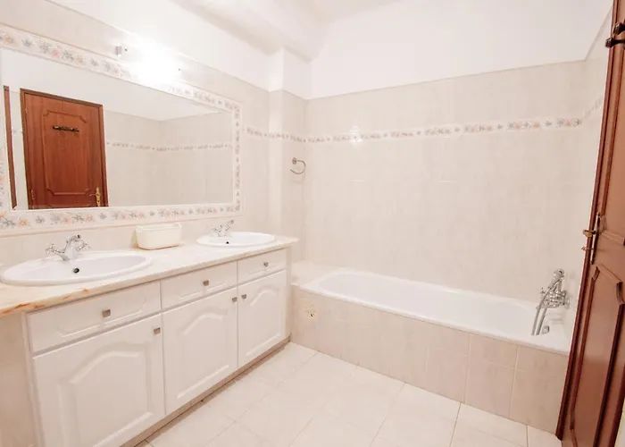 Casa Filipa Full House - Spacious With Private Pool & Jacuzzi Villa Carvoeiro