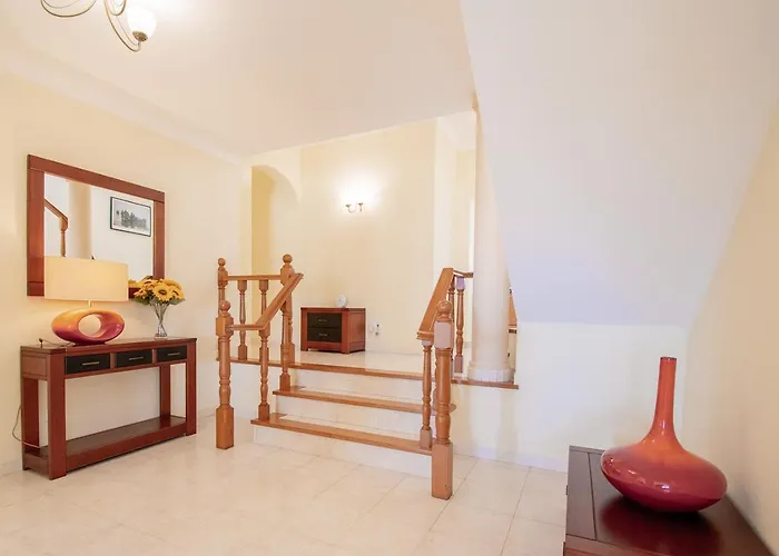 Casa Filipa Full House - Spacious With Private Pool & Jacuzzi Villa