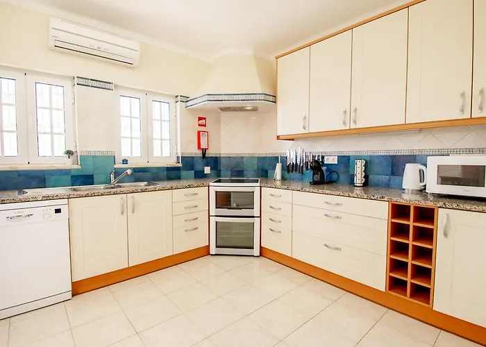 Villa Casa Filipa Full House - Spacious With Private Pool & Jacuzzi