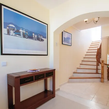 Casa Filipa Full House - Spacious With Private Pool & Jacuzzi